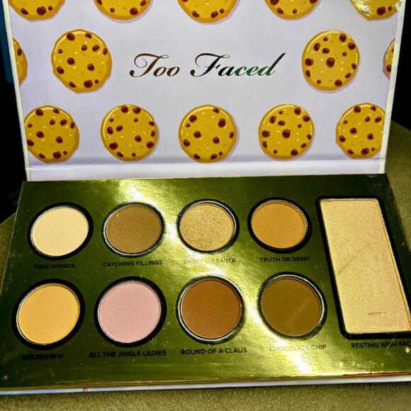 Too Faced Christmas Bake Shoppe Chocolate Chip Palette - Picture 2 of 2